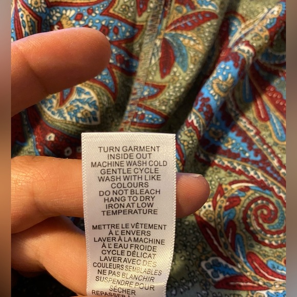 BNWT Rickie’s Patterned Collared
Shirt Medium - Picture 10 of 12